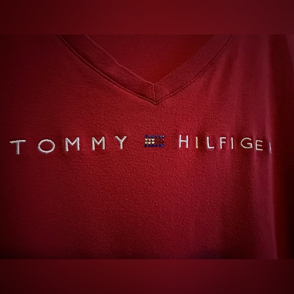 Vintage women’s Tommy Hilfiger T-shirt - Picture 2 of 3